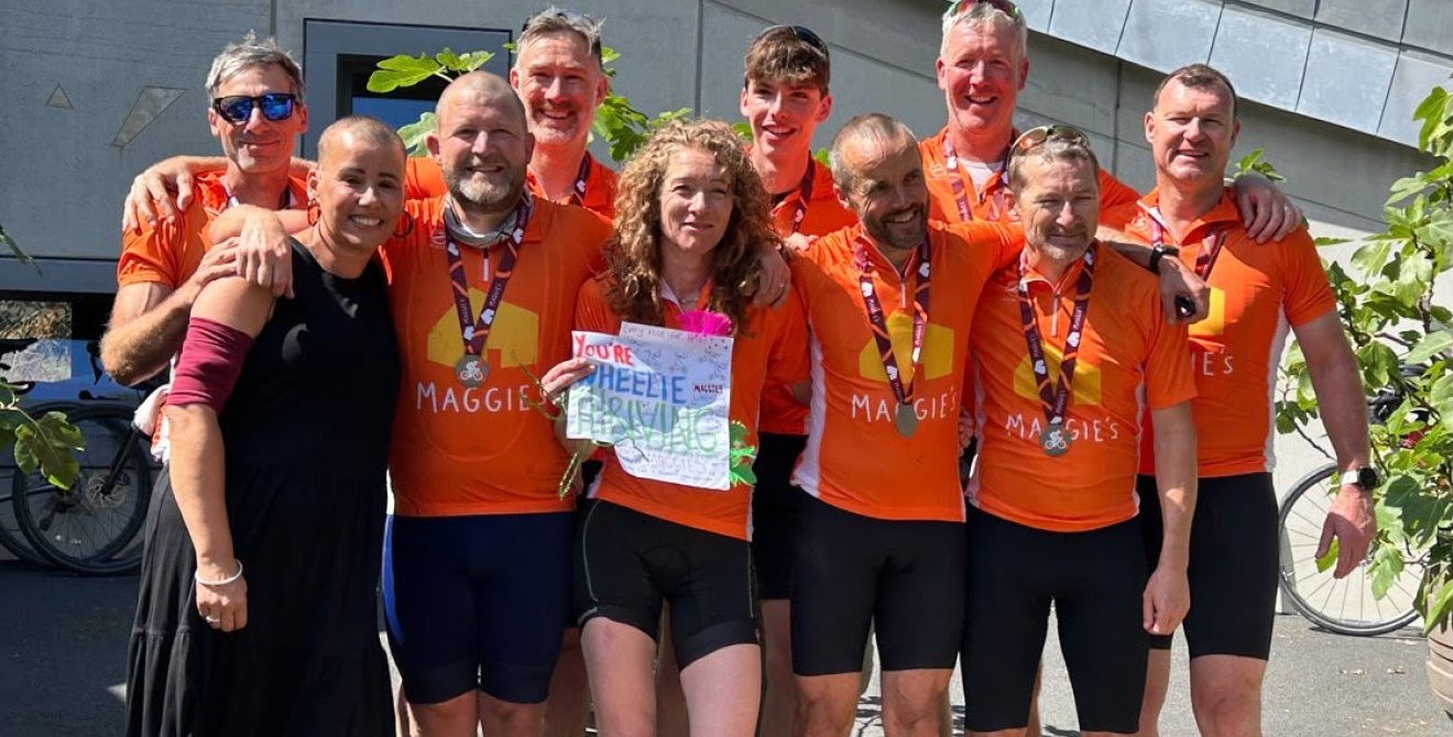The cycling group together.
